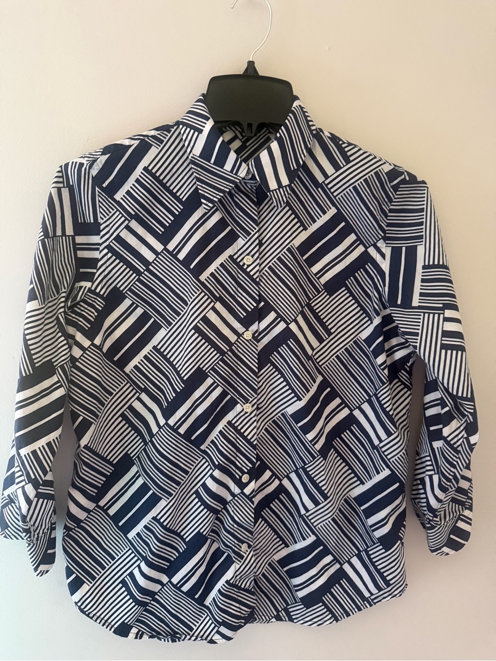 Ralph Lauren Navy & White Geometric Pattern Button-Down Open Cuff blouse Sz S